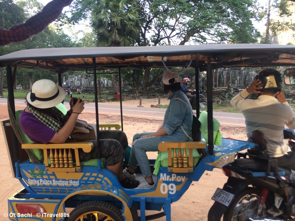 Tuk tuk - phương tiện phổ biến ở Campuchia