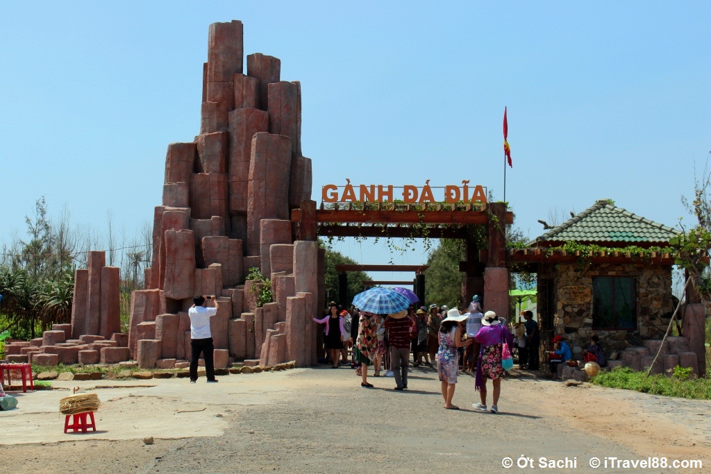 Rocket plates reef (Ganh đa đia), -  Top 10 attaction in Phú Yên 